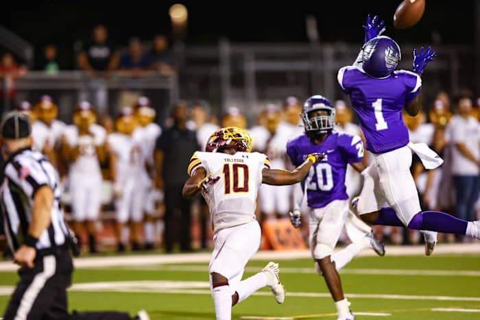 Among those who’ve stuck with Chavez: corner/receiver Antwon Jenkins, here picking off Tolleson High.